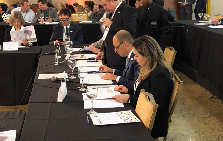 Prefeita representa Palmas na reunião da FNP