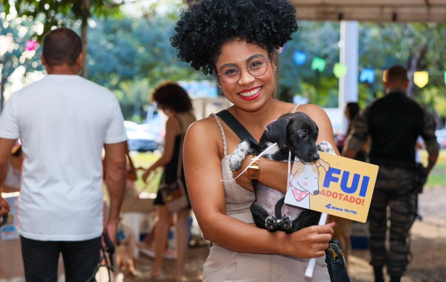 Para adotar é necessário ser maior de idade e apresentar documentos