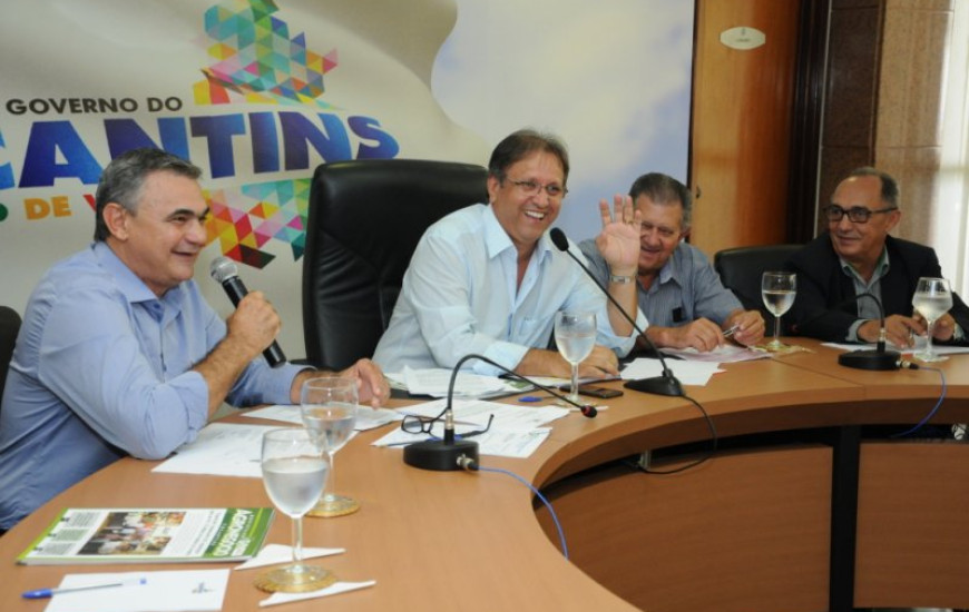 Governador diz que vai recueprar estradas