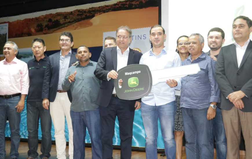 Entrega ocorreu no Palácio do Araguaia, em Palmas