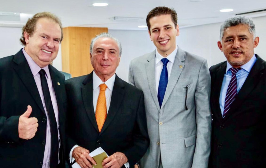 Carlesse com autoridades em Brasília