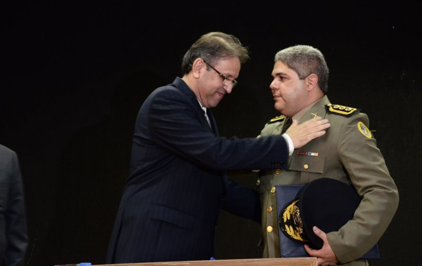 Governador e comandante anunciaram concurso