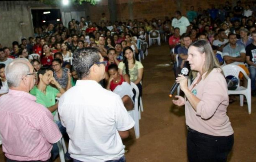 Candidata realizou encontro no Aureny IV