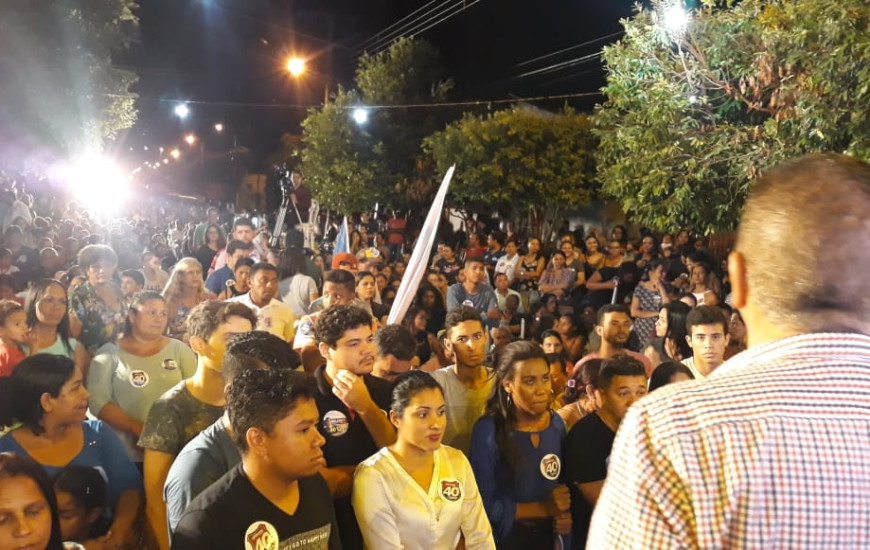 Candidato a governo realizou grande reunião na Aureny I, nesta segunda-feira
