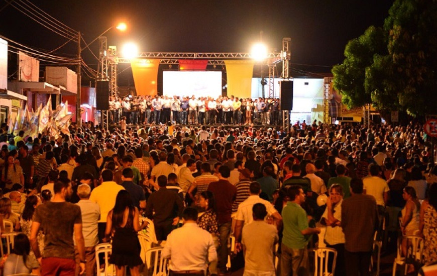 Reunião em Araguaína junto ao prefeito Ronaldo Dimas reuniu milhares