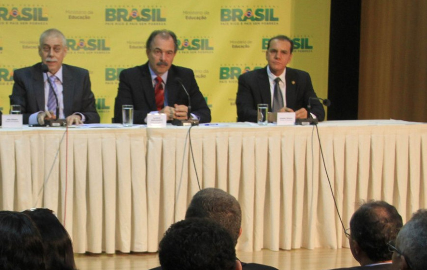 Senador Ataídes de Oliveira no evento