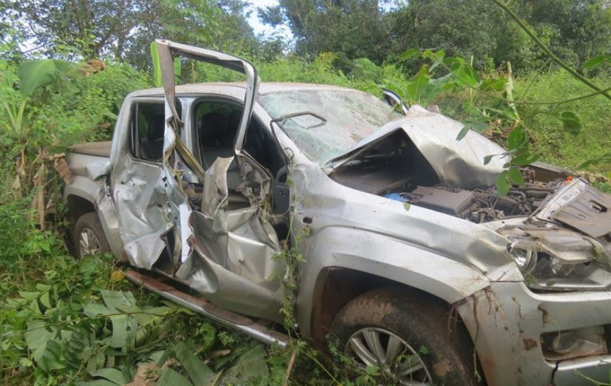 Carro em que a deputada estava capotou 6 vezes