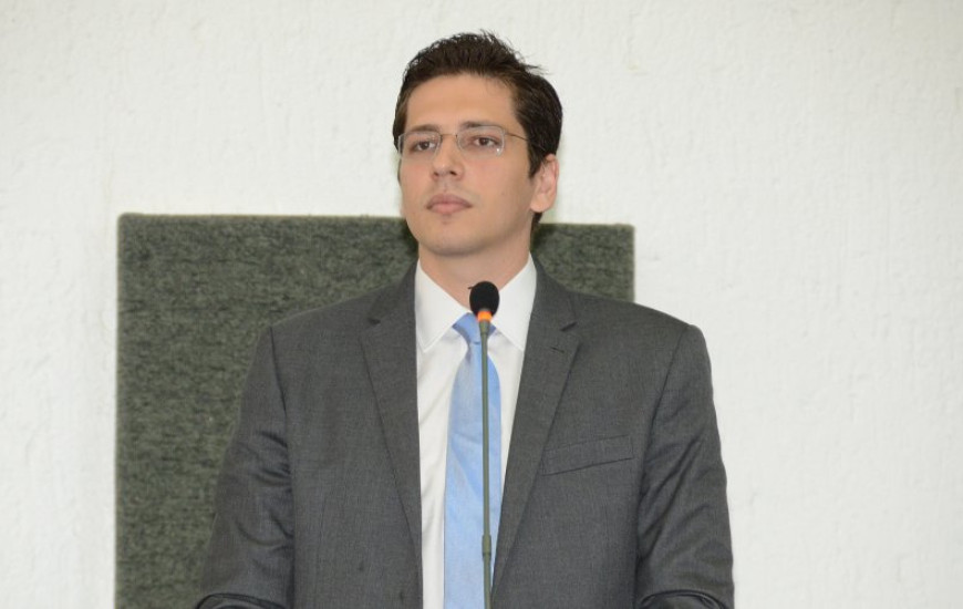 Deputado estadual Olyntho Neto