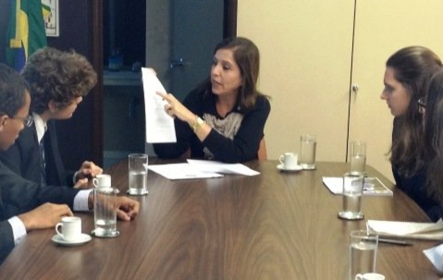 Nilmar se reúne com estudantes de colégio de SP