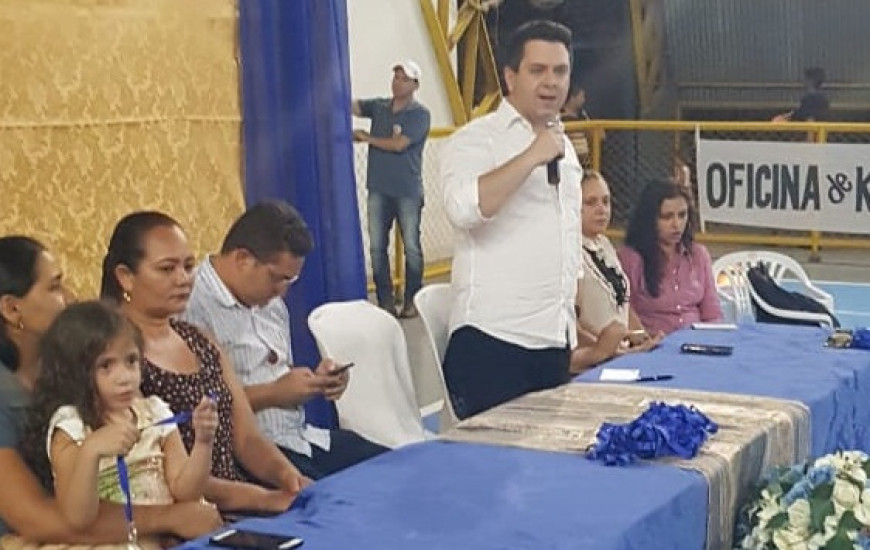 Deputado no encerramento de ano do projeto 