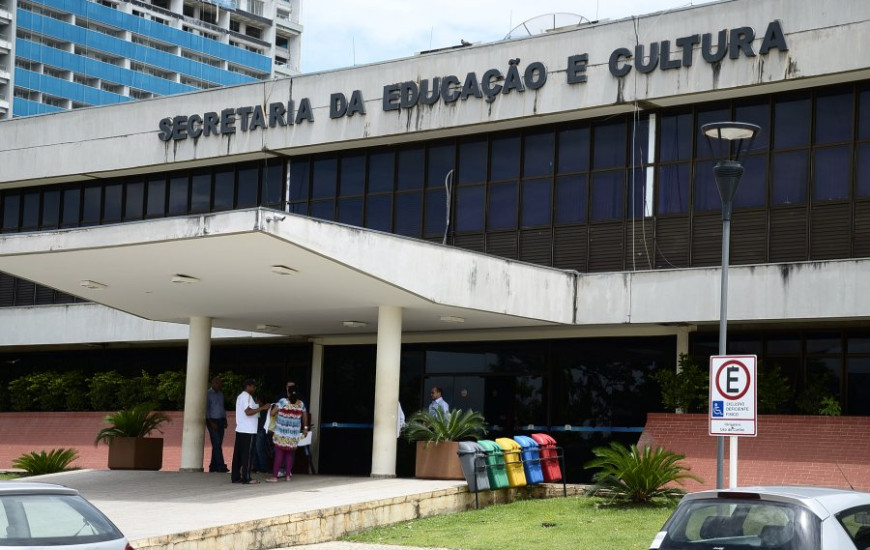 Greve dos servidores da Educação já dura 25 dias