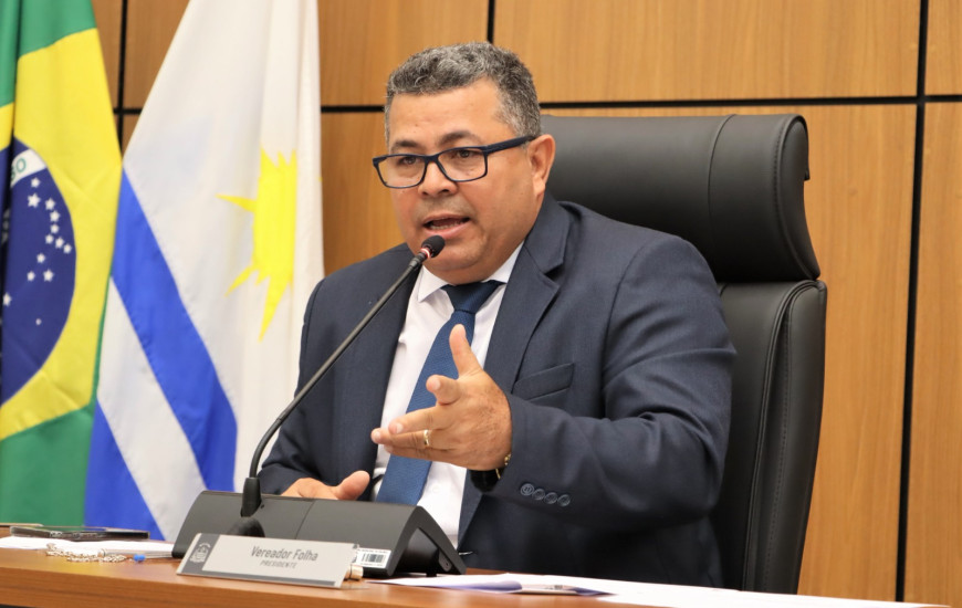 Folha gerindo a crise liderada por Amarildo