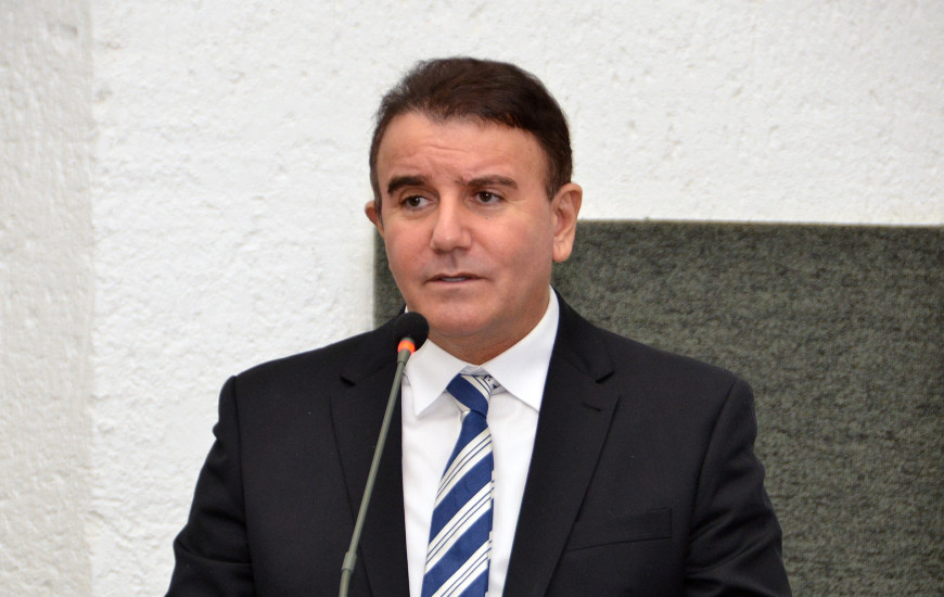 Eduardo nega qualquer ligação política com cúpula do PT e PMDB