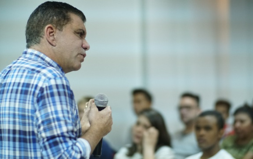 Amastha conversa com a Juventude de Araguaína