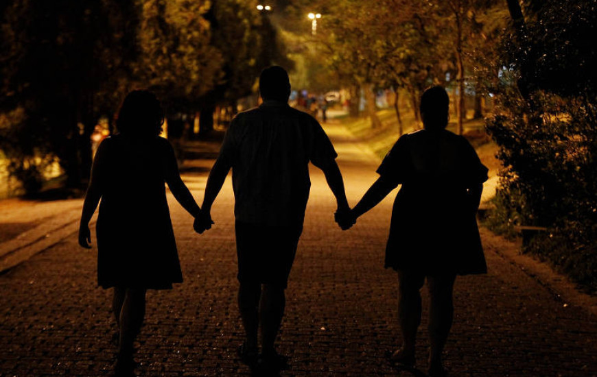 Relação conhecida como poliamor não poderá ser registrada em cartórios