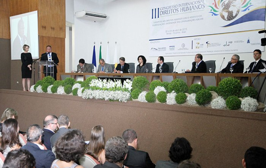 Congresso foi aberto na noite desta 4ª