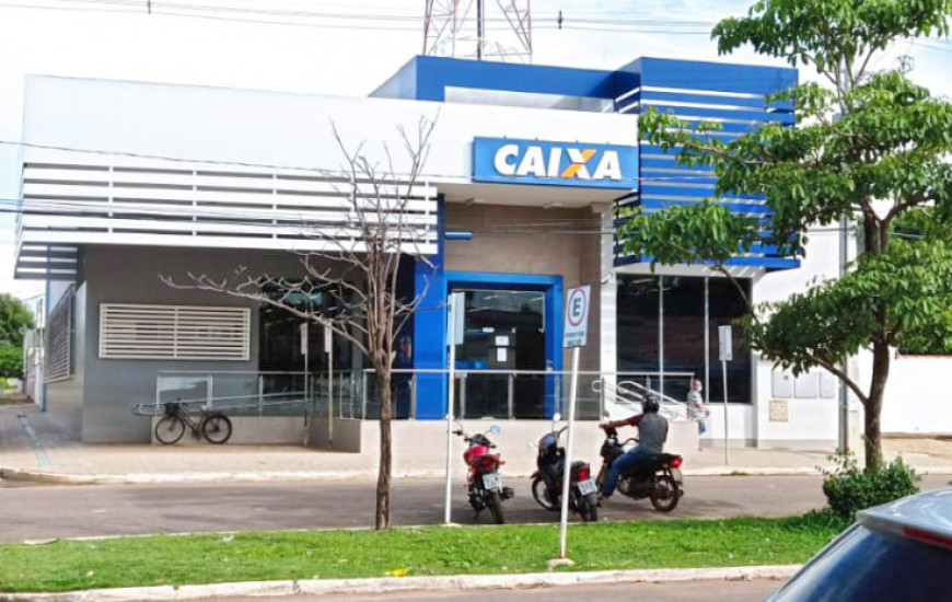 A intervenção também autuou a Caixa Econômica Federal de Porto Nacional