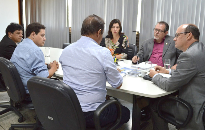 Secretário da SSP recebe demandas dos representantes do Sinpol 