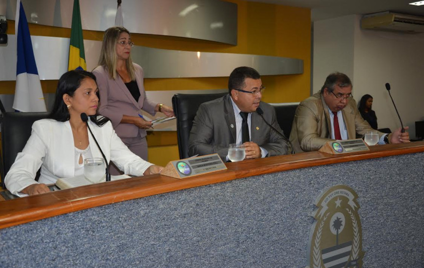 Vereadores aprovam requerimentos