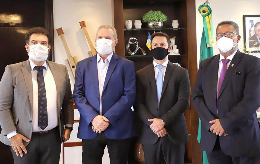 Governador e representantes da empresa Aviva Mining Mineração.