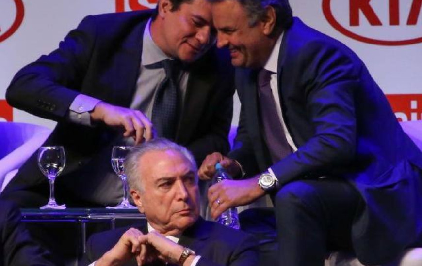 Escândalo envolvendo Temer e Aécio viram piada nas redes sociais