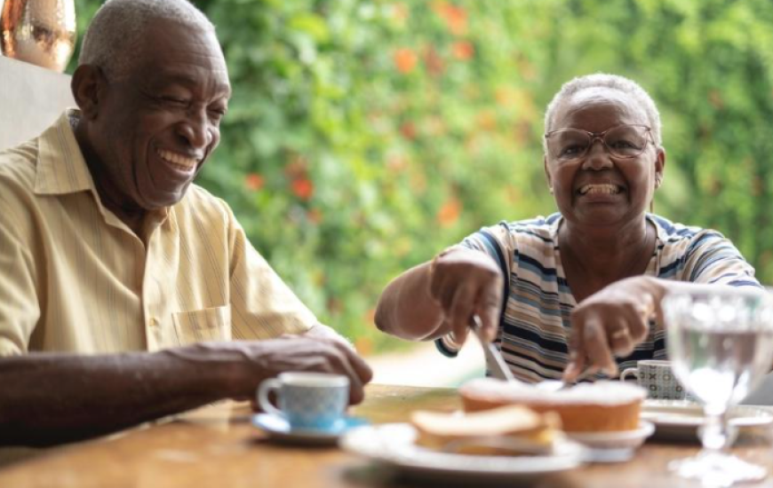 O acréscimo é em relação ao valor estimado para o ano de 2018 (73,9 anos).