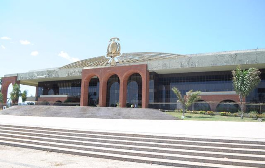 Servidores estaduais buscam reajuste de 25%
