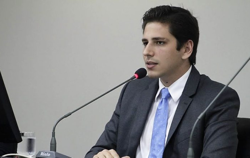 Deputado estadual Olyntho Neto