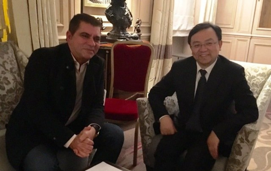 Amastha se reúne com Wang Chuan-fu