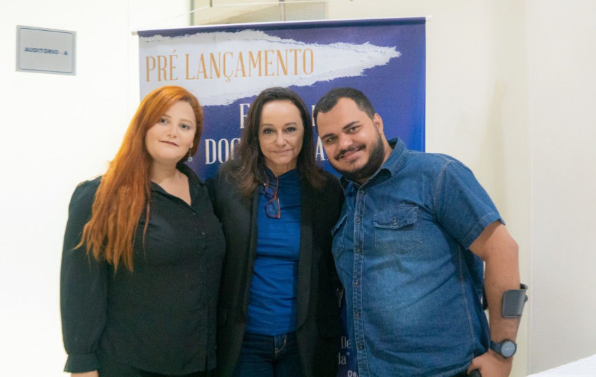 Willamara Leila, ladeada pelos sócios da AW7.