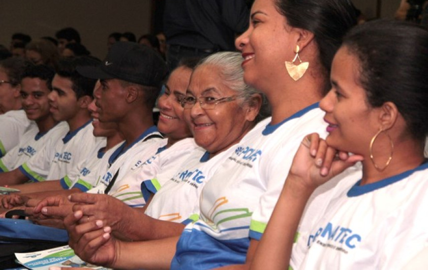 Vagas são para professores em diversas áreas