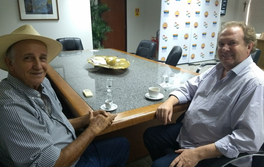 Derval e Carlesse debatem soluções para o Estado