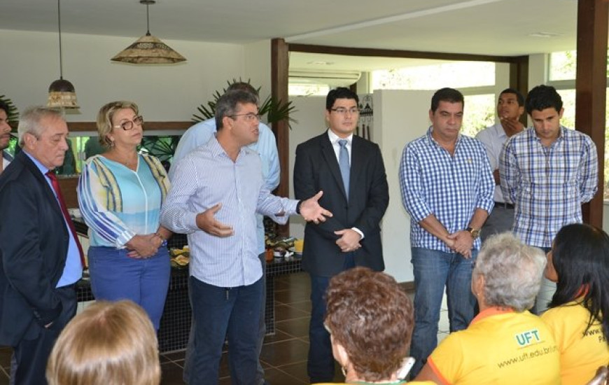 Milton Neris durante reunião no AMA