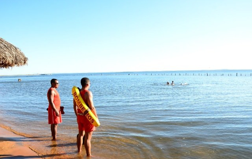 Cerca de 200 bombeiros recebem treinamento