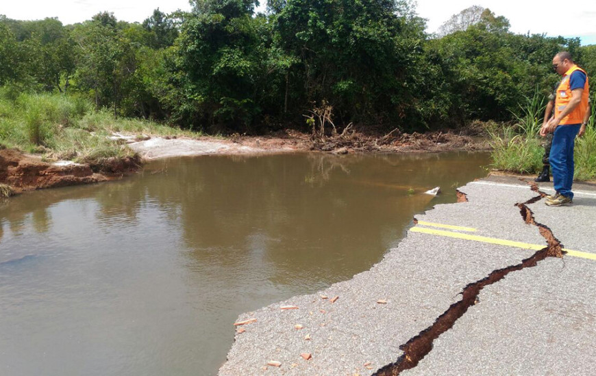 20 metros de rodovia foram destruídos na TO-080