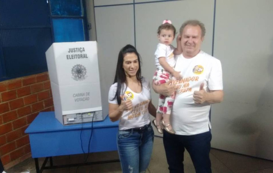 Candidato votou em Gurupi ao lado da família
