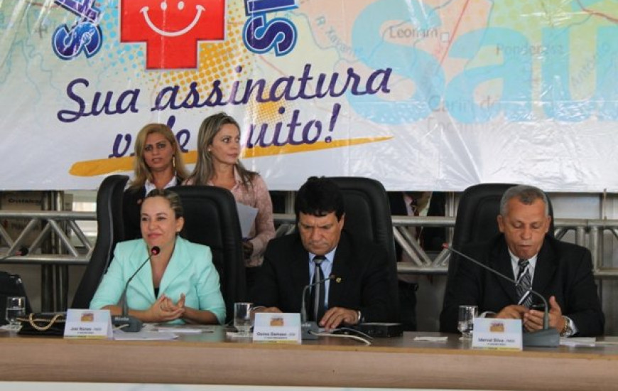 Deputada mobiliza assinaturas