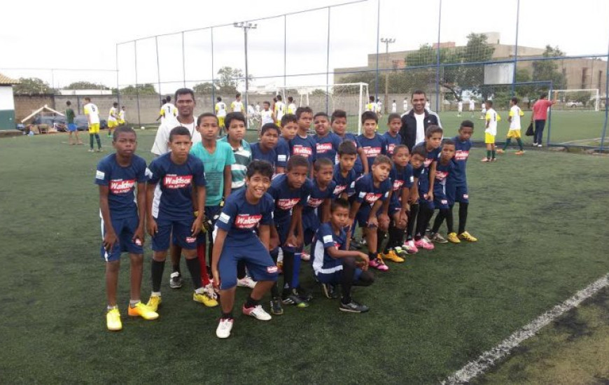 Alunos das escolinhas de futebol se divertiram