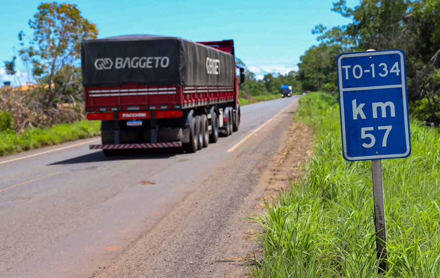 Rodovia TO-134, no trecho entre Axixá e o povoado de Jatobal, em Praia Norte