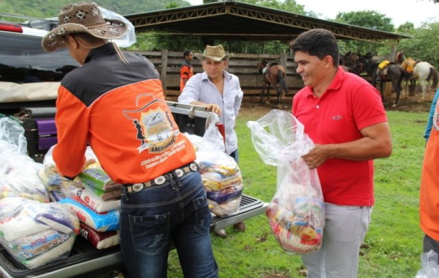 Negreiros participa de cavalgada solidária