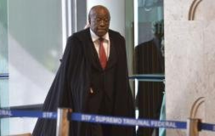 Joaquim Barbosa deixa STF para se aposentar
