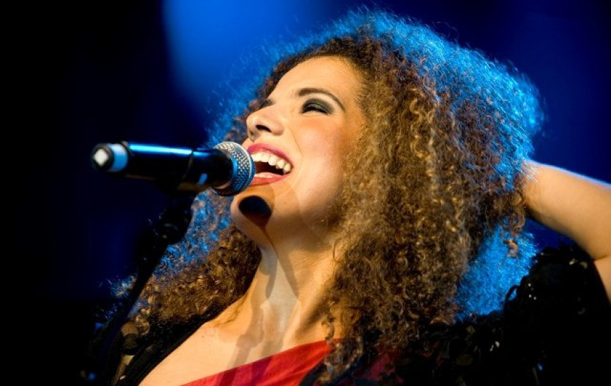 Vanessa da Mata canta em Palmas
