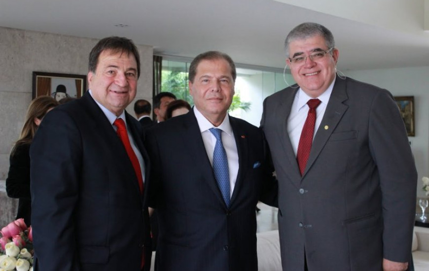 Halum vai ao Líbano em missão especial