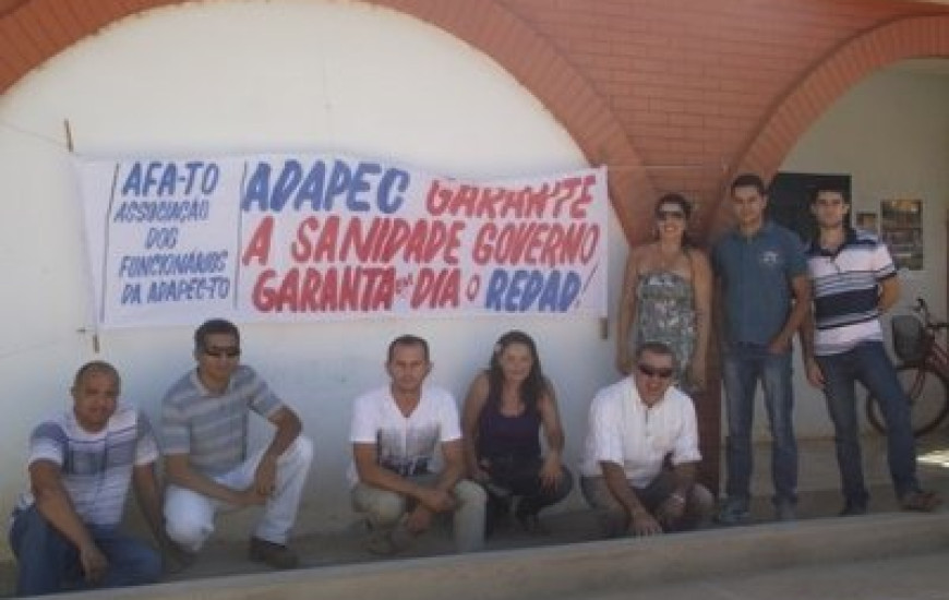 Servidores cobram pagamento do Redad