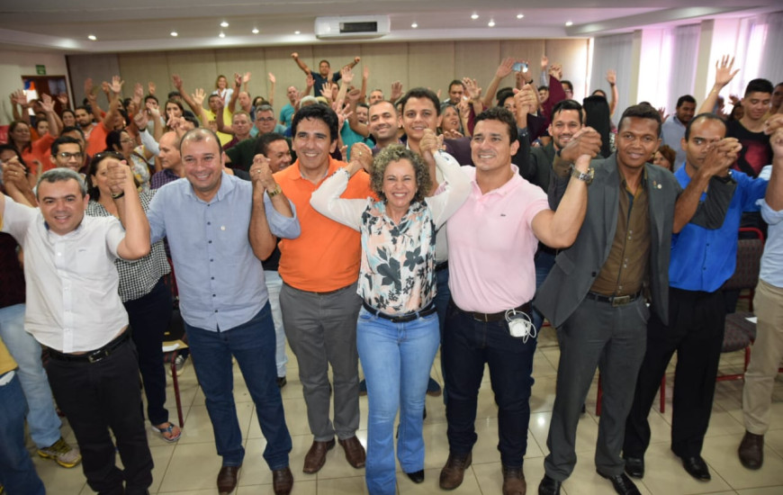 Candidatos do partido são anunciados em convenção