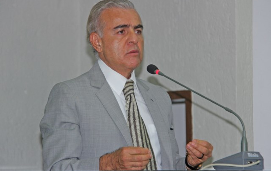 Deputado defende diálogo como caminho para o fim da greve