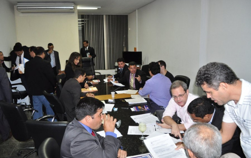 Vereadores discutem matéria