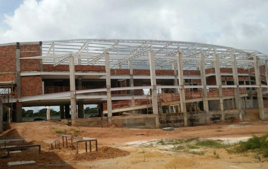 Senadora diz que Estado tem R$ 32 milhões em caixa para obras
