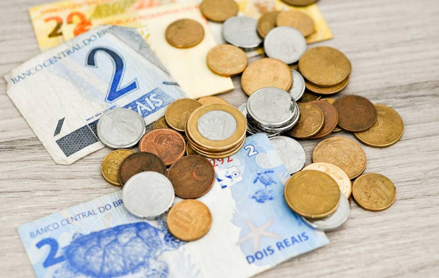 Os servidores públicos são comparativamente ricos no Brasil