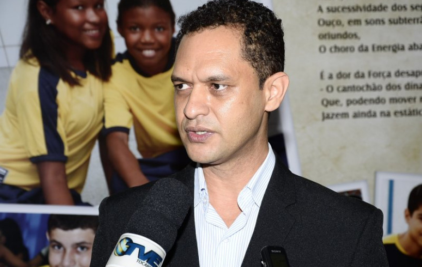 Adão Francisco, secretário da Educação